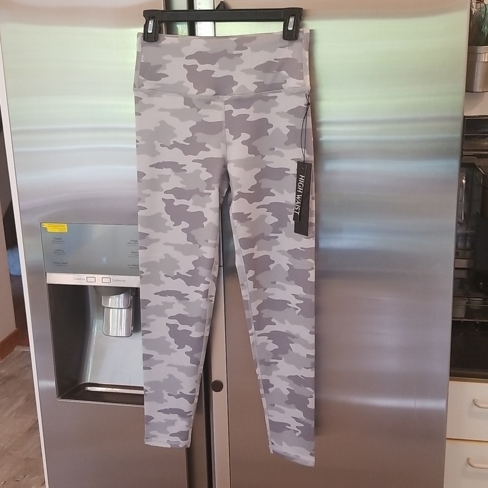 💕KYODAN💕 High Waist Gray Camo Leggings S NWT
